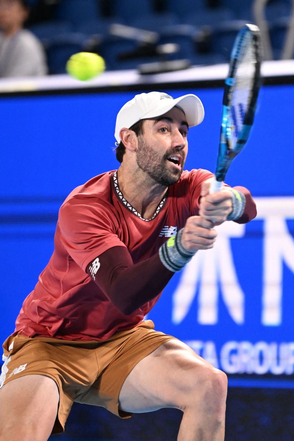 日本网球队险胜法国网球队，西西帕斯三分雨点燃全场