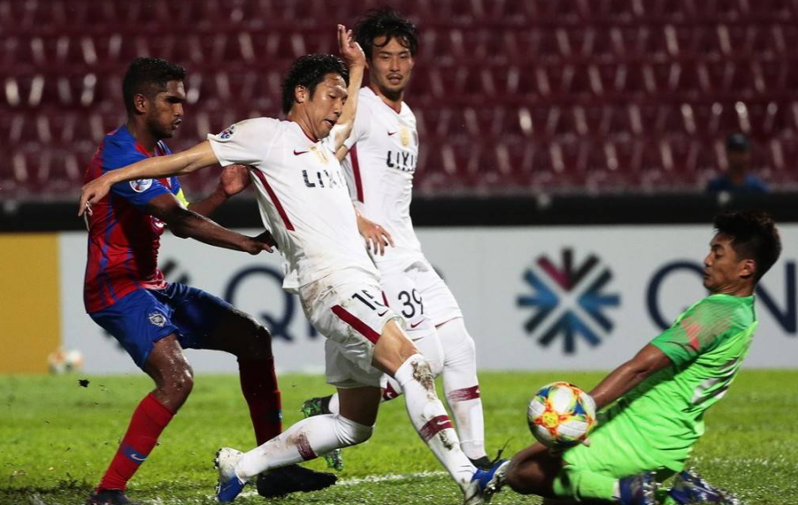 开云体育中国官网-克罗地亚队惊险逆转获胜，晋级希望再现