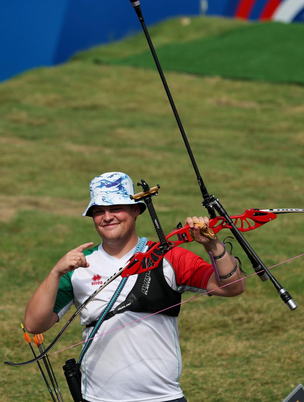 开云体育世界杯2026-射箭男将跻身前列，命中率极高