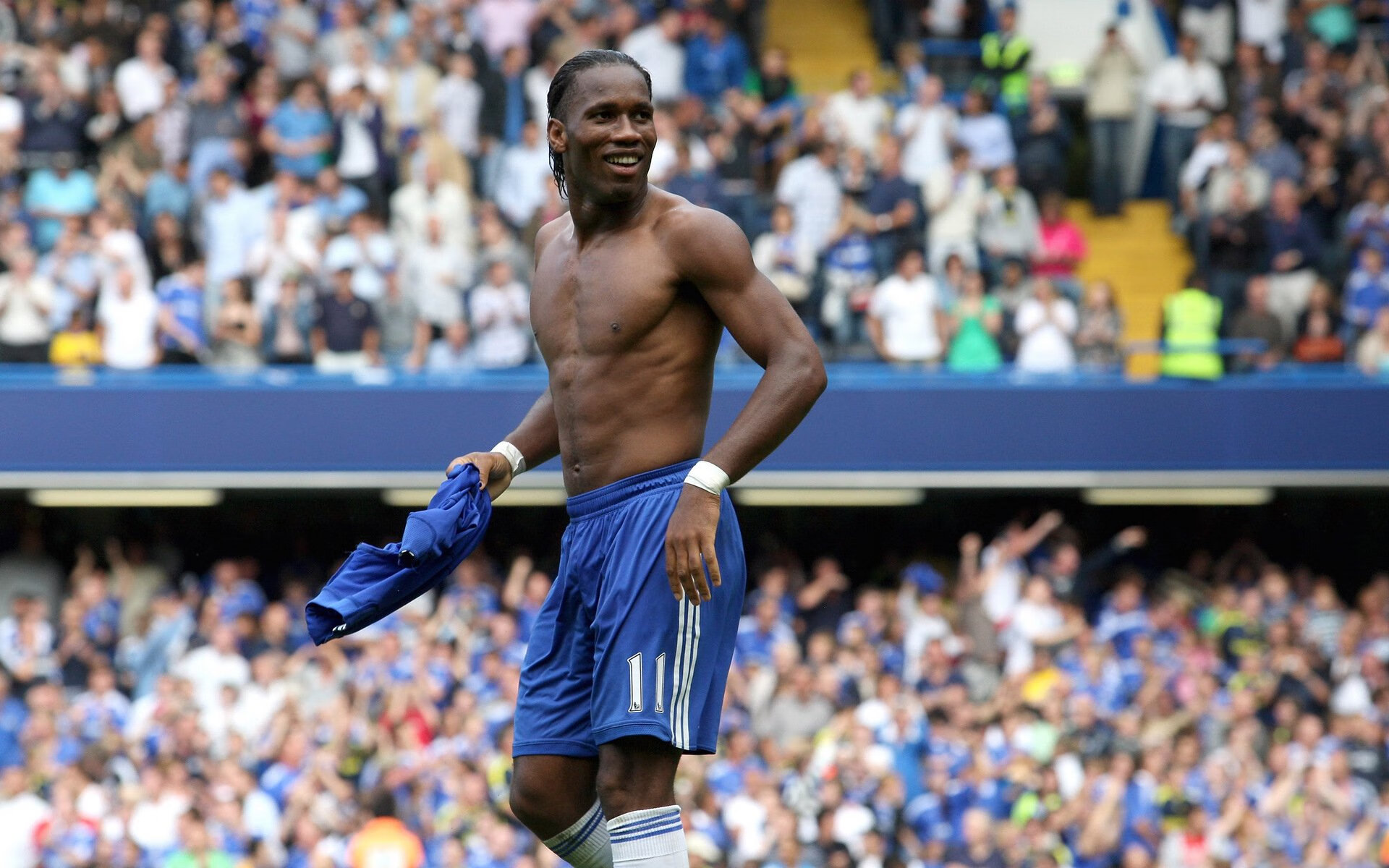 尼克斯关键战突围广东队，利拉德成为关键先生